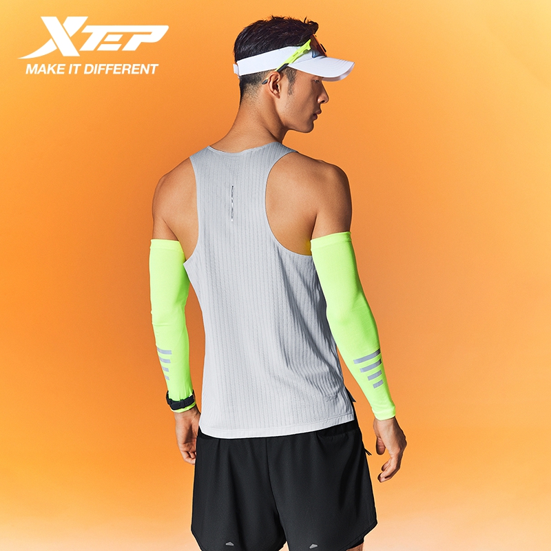 Xtep 2000km PRO Vest For Men 2 - Running Hydration Vest 评论和价格